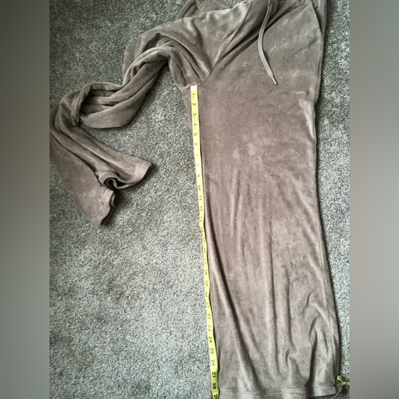 Beyond Yoga Tropez Pull On Pant in Khaki Brown Size Medium Towel Terry Lounge - Picture 16 of 16